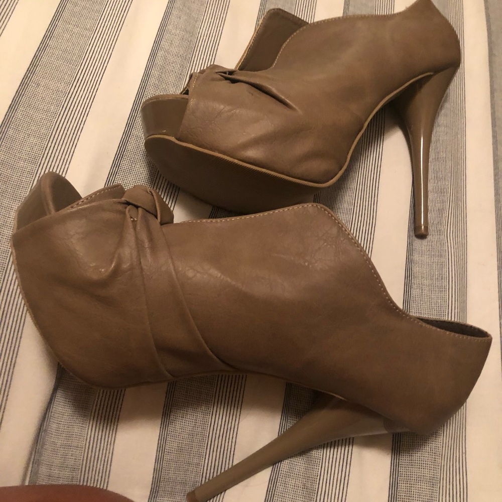 Heels Body Central